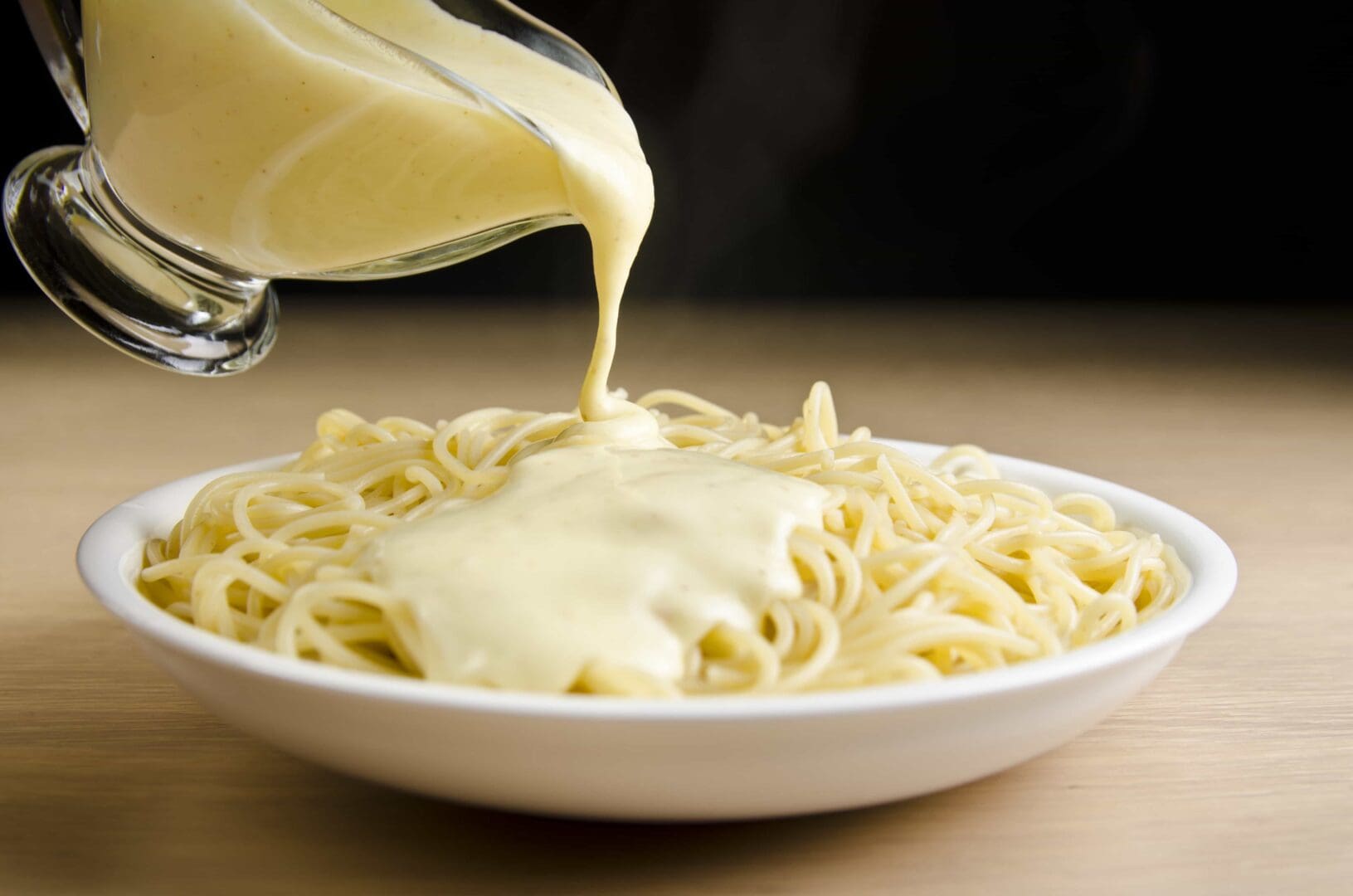 Feinste Drei-Käse-Sauce! (shutterstock.com / Tomo Bagaric)